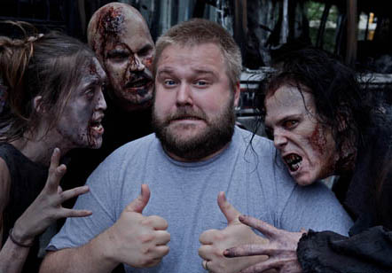 Robert Kirkman with zombie-faced cosplayer