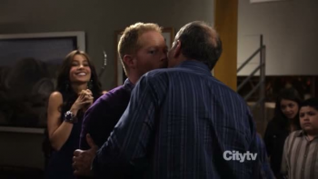 Modern Family Jay and Mitchell Kiss